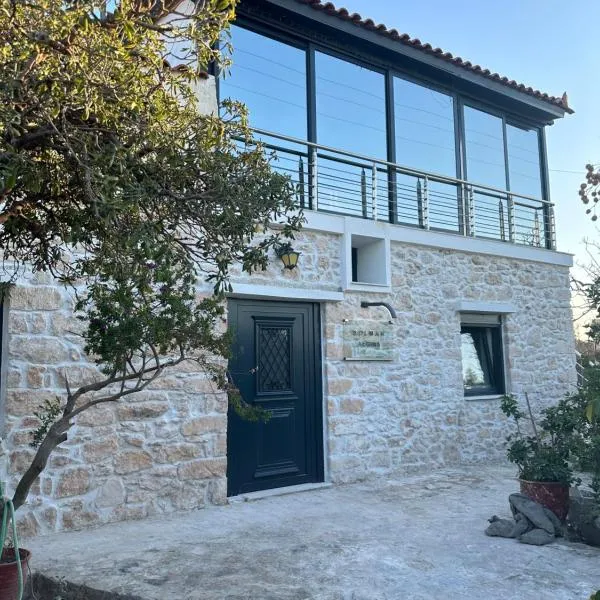 SolMar Aegina Studio with private pool - jacuzzi, hôtel à Khlóï