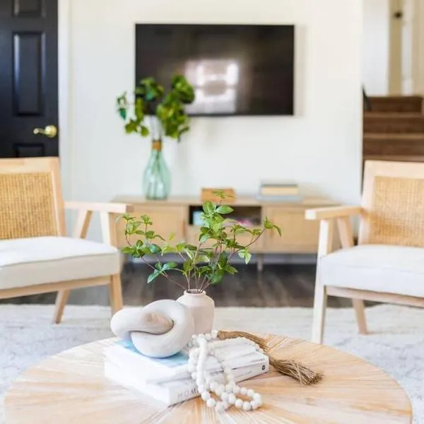 Cozy getaway - 5 min drive to beach, hotel v destinaci Cape May