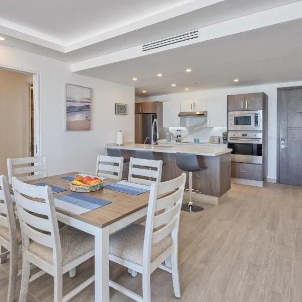 Brand New Contemporary 1 Bed Oceanfront Condo at Encantame Towers Verano E1203, ξενοδοχείο σε Playa Encanto