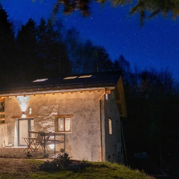 The View, alleinstehendes 4½ Zi Berghaus oberhalb Poschiavo, hotel in Poschiavo