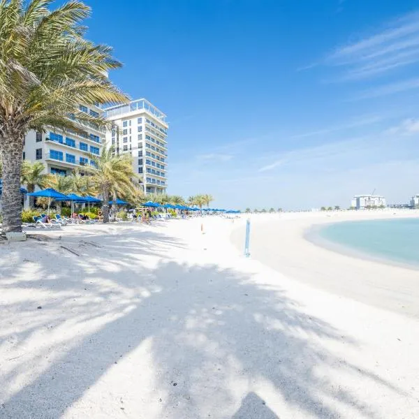 Luxury 1BR Beachfront Apartment Marjan Island, hotell i Ar Rafā‘ah