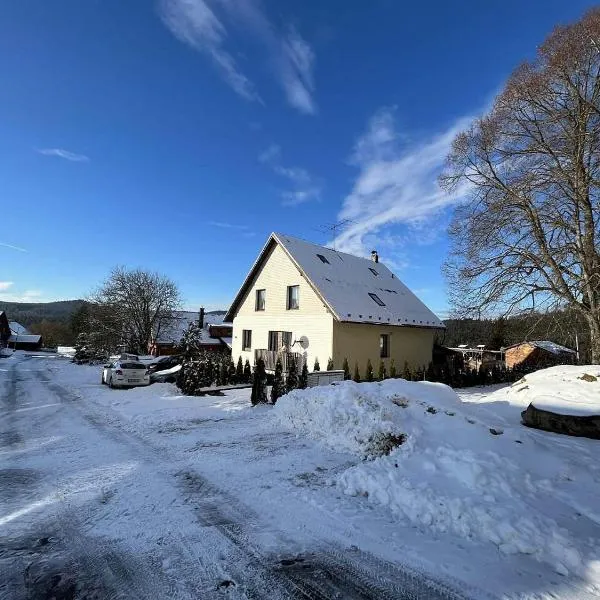 Apartmány u Bernardů: Stožec şehrinde bir otel