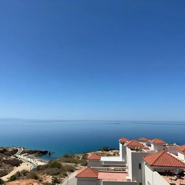 bel appartement équipé et spacieux avec vue magnifique sur mer, hotel v destinaci Al Hoceïma