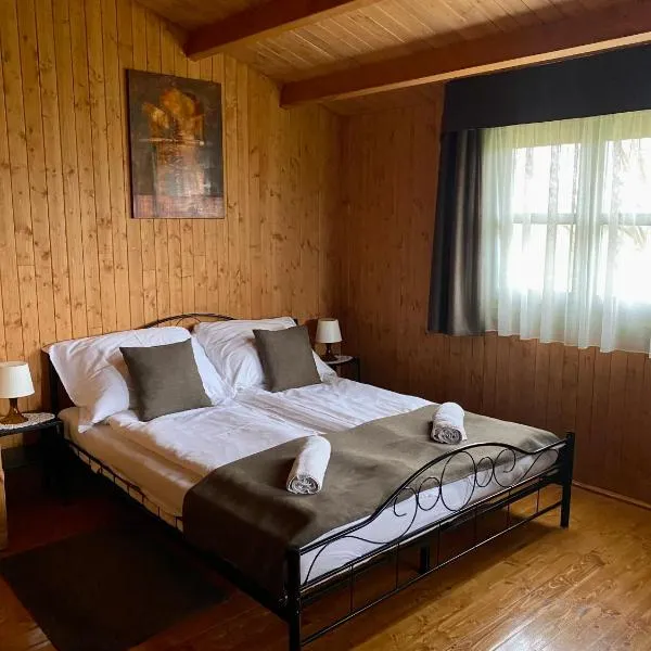 Eszter-Ház، فندق في Kisapáti