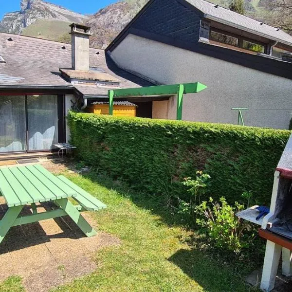 Chalet de Moulaprat Aste-Béon près de Laruns et Gourette, hotel en Aste-Béon