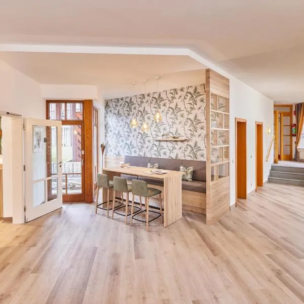 Hotel Garni Gästehaus am Mühlbach, hotel v destinaci Ottobeuren