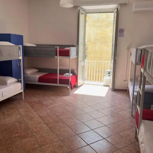 Coremi, hotel in Naples