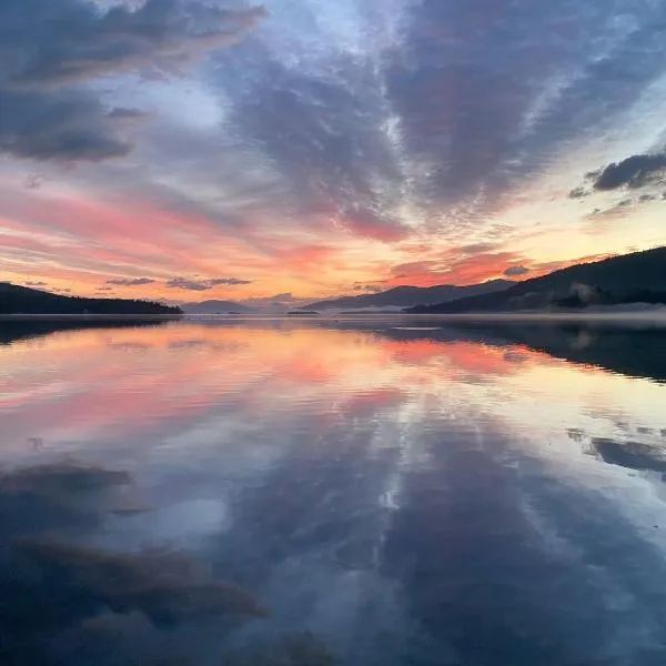 Depe Dene Lakeside Resort, hotel u gradu Lejk Džordž