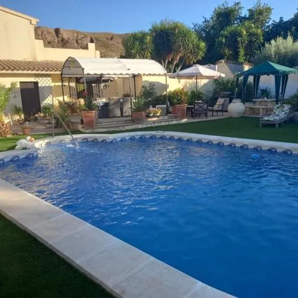 Cortijo Esquina B&B Guesthouse, ξενοδοχείο σε Uleila del Campo