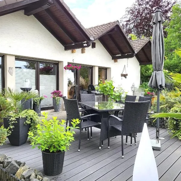 Regal Apartment in Pracht with Garden and Grill, hotel in Pracht