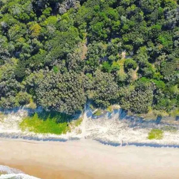 Castaways Beach House Noosa: Marcus Beach şehrinde bir otel