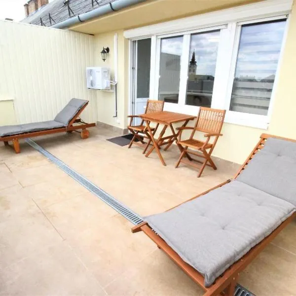 Rest House Apartman, hotel v destinaci Nyíregyháza