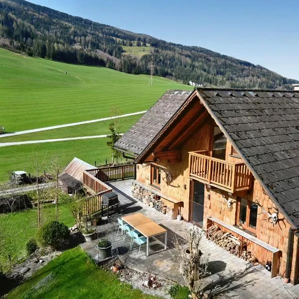 Traum Chalet mit Privatwald, hotel in Irdning