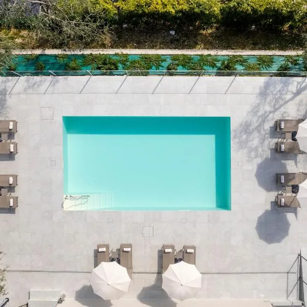 Evo Suites Apartments, hotel v destinaci Limone sul Garda