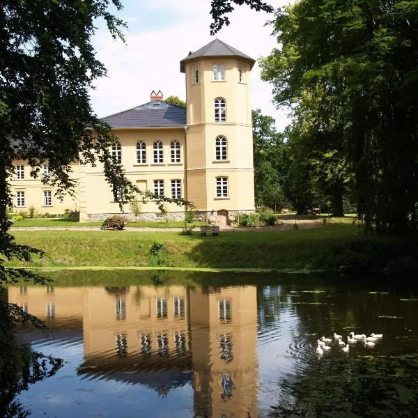 Landhaus Schloss Kölzow, hotel in Marlow