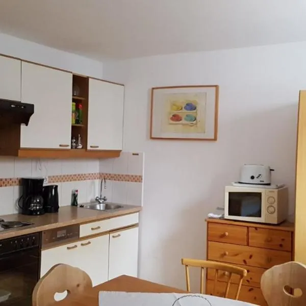 Helles und großzügiges Souterrain Appartement、アルテンマルクト・イム・ポンガウのホテル