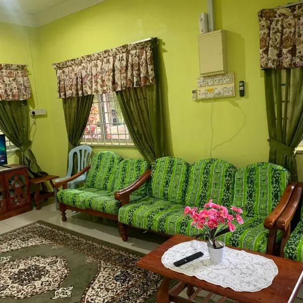 D’baroh Homestay, hotel in Kampong Tanjong Karang