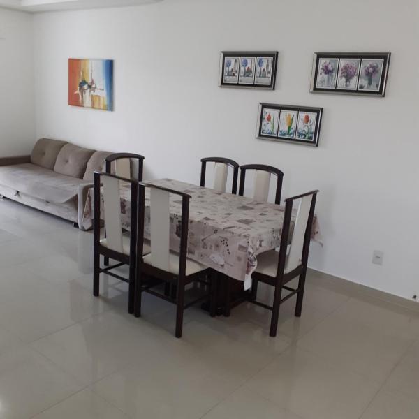 Belo e Amplo Apartamento, Área Central da Praia dos Ingleses - Foto 4