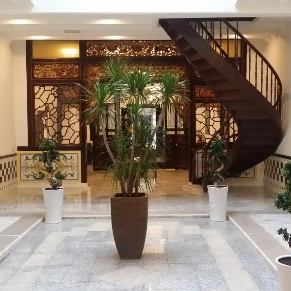 Heeren Palm Suites, hotel em Malaca