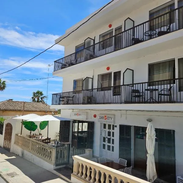 SEVEN Hostal, hotel v destinaci Cala Millor