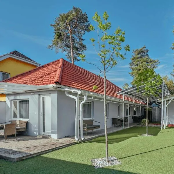 Caesar Apartments & Rooms, hotel v Siófoku