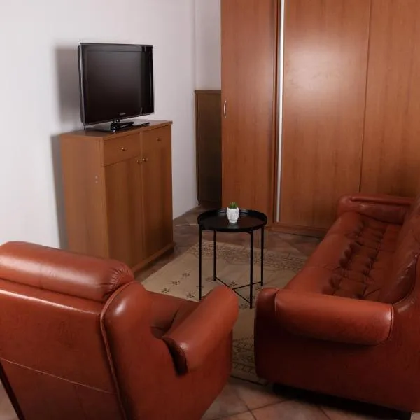 Apartma-studio Ajdna – hotel w mieście Žirovnica