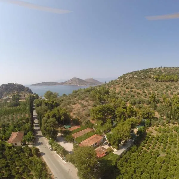 XeniCamp & Bungalows, hotel di Tolo