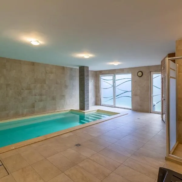 Casa Luxury Wellness Apartman By BLTN, hotel in Siófok