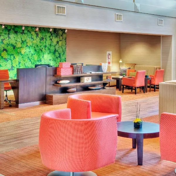 Courtyard by Marriott Erie Ambassador Conference Center、エリーのホテル