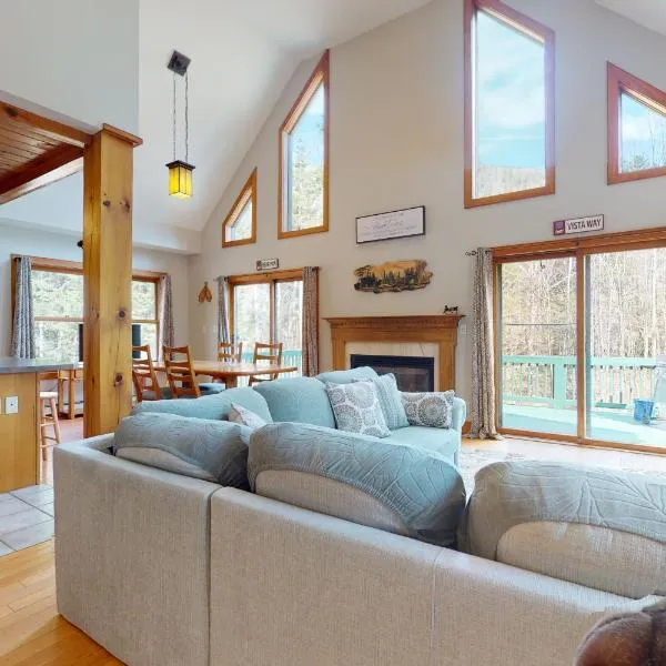 White Mountains Chalet by Mirror Lake, hotel v destinaci North Woodstock