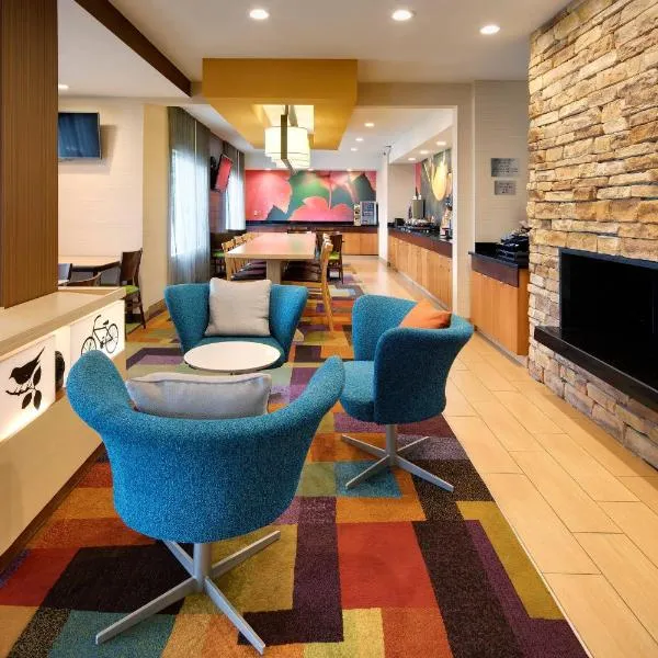 Fairfield Inn & Suites Indianapolis Airport, готель в Індіанаполісі