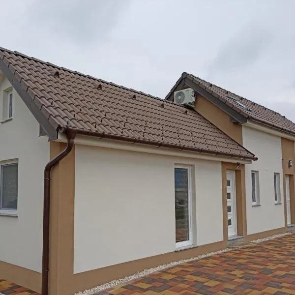 Vadgalamb Apartmanház, hotel v Lipóte