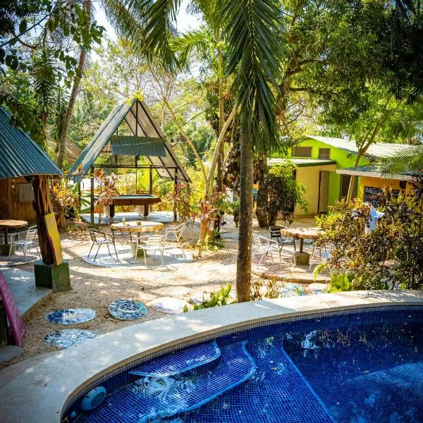 Pura Vida Mini Hostel Santa Teresa, hotel v destinaci Playa Santa Teresa