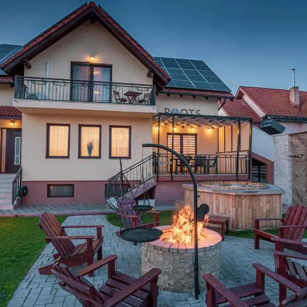 Roots Villa Redwood, hotel in Braşov