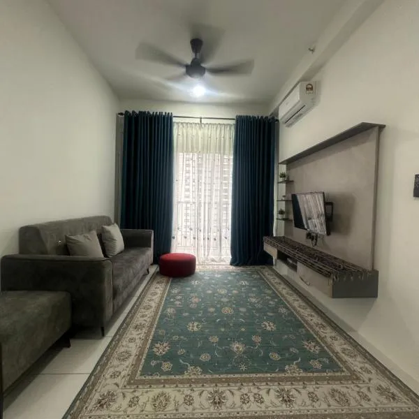 IQ Homestay Cybersouth with Swimming Pool, hotel di Kampung Dengkil