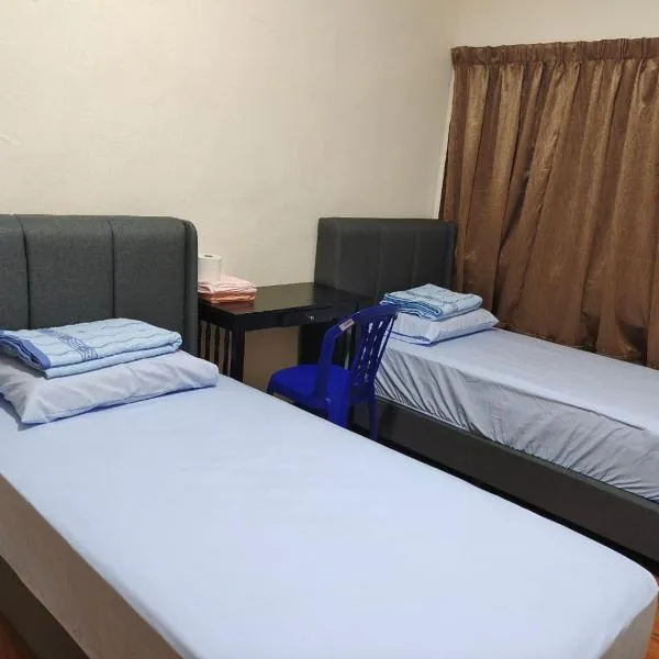 CLP perai homestay near Sri Muniswarar Temple 2, hotel v destinaci Perai