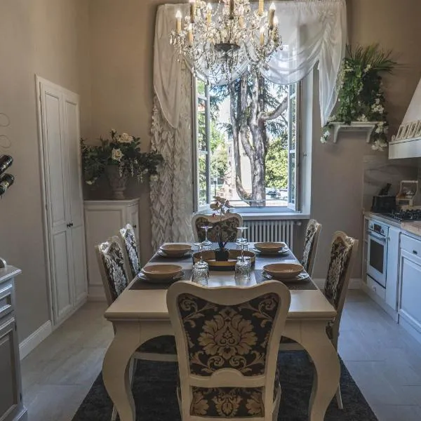 BELVEDERE Luxury Apartment, view on the Lucca Walls, hôtel à Lucques