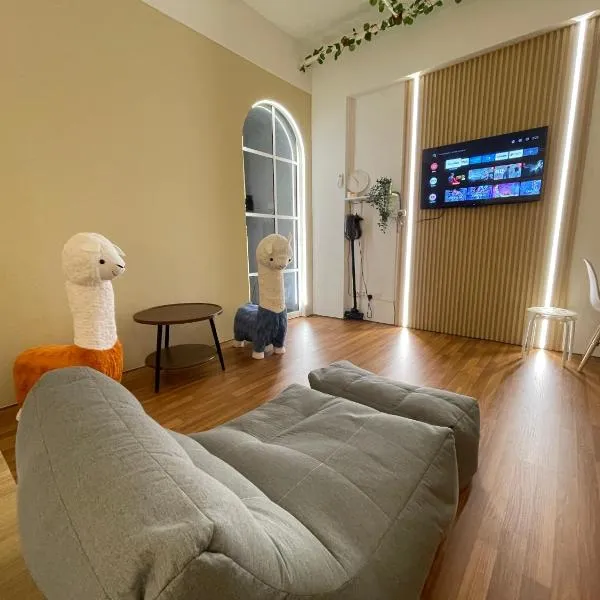Central of Sunway Town; 8 PAX, hotel v destinaci Petaling Jaya