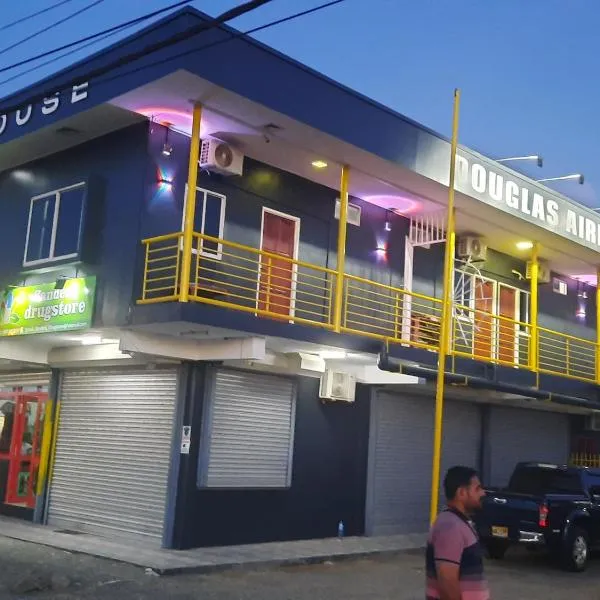 Douglas Airport Guesthouse, khách sạn ở Zanderij