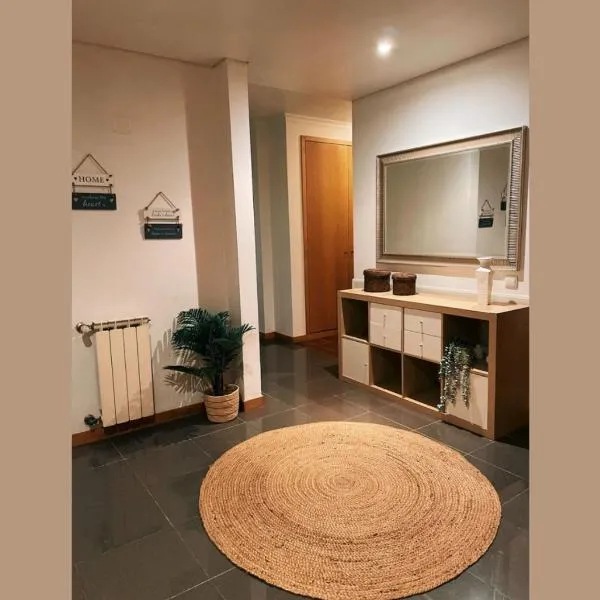 Apartamento Familiar T3 em Valongo com Terraço Privativo e Churrasqueira, hotelli kohteessa Campo