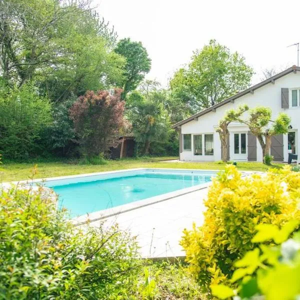 Villa Ersanavera, hotel in Saubrigues