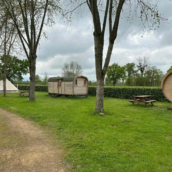 Camping de Messeugne, hotel en Chérizet