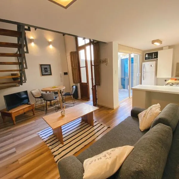 DUPLEX con diseño en el corazon de Bahia Blanca, hotel in Bahía Blanca