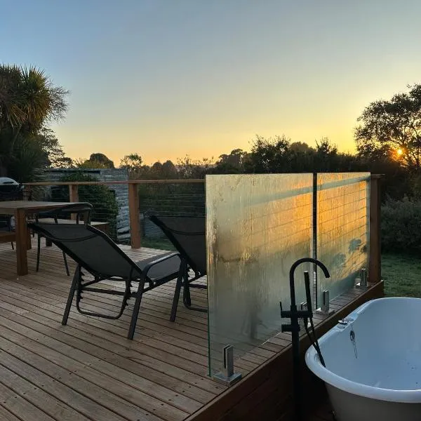 Enjoy a renovated retreat with outdoor bath, hotel en Creswick