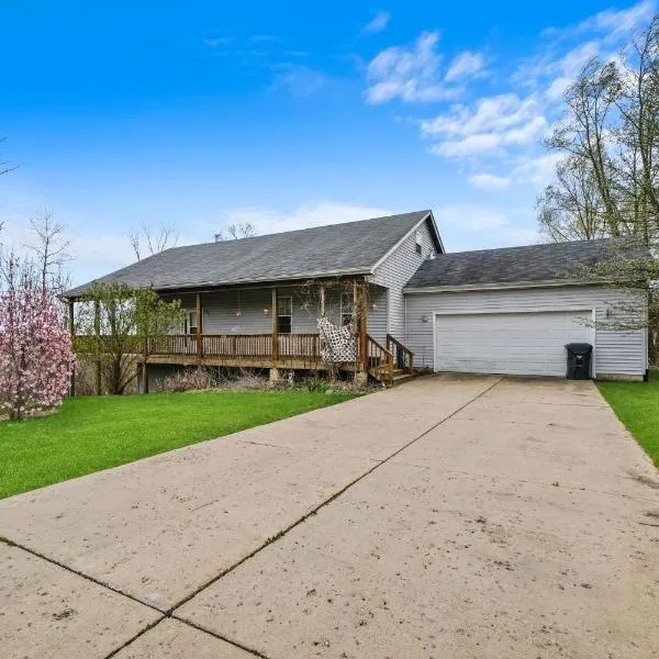 Beautiful home in Beach Park IL, hôtel à Winthrop Harbor