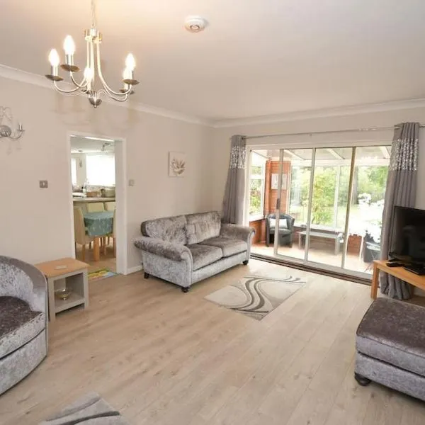 Little Hare Lodge - Spacious 2 bedroom attached bungalow, hotel in Woodhall Spa
