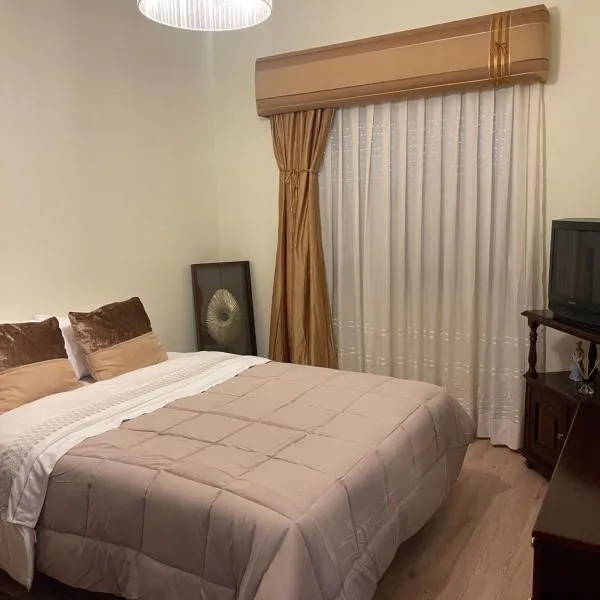 Guest House “Casa da avó Tina”, хотел в Барейро