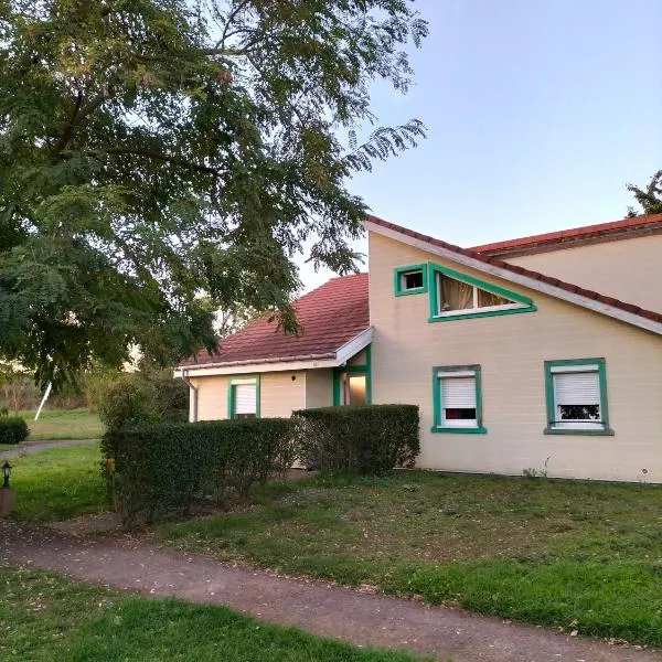 Appart'Hôtel Les ACACIAS courte et longue durée, מלון בBischoffsheim