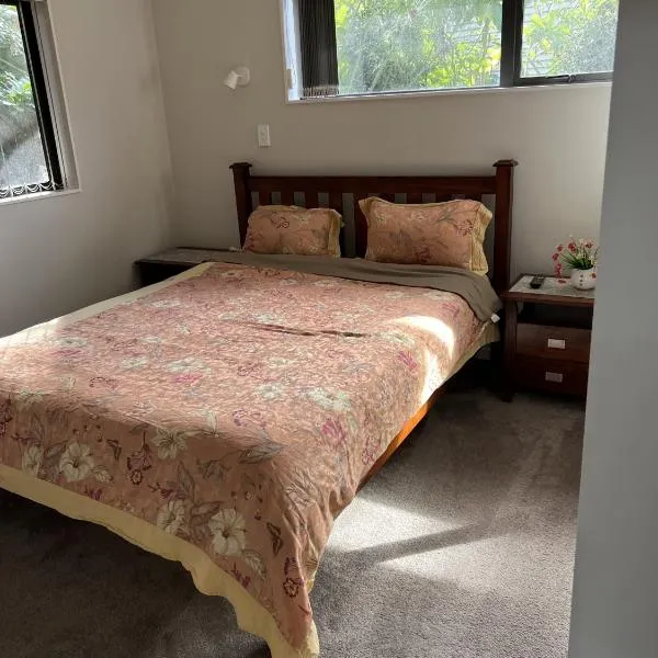 Guest Suite - Cosy place in the Wattle Downs, מלון בDrury
