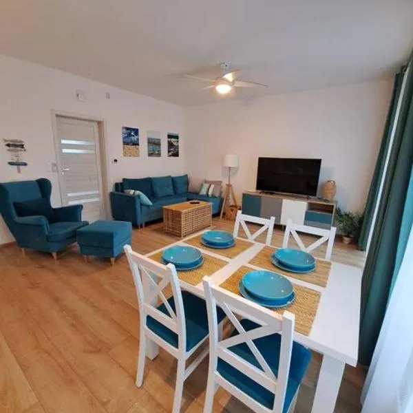 Dom nad morzem, basen, plaża, siłownia, plac zabaw, kort tenisowy，位于尤斯托尼莫斯基的酒店